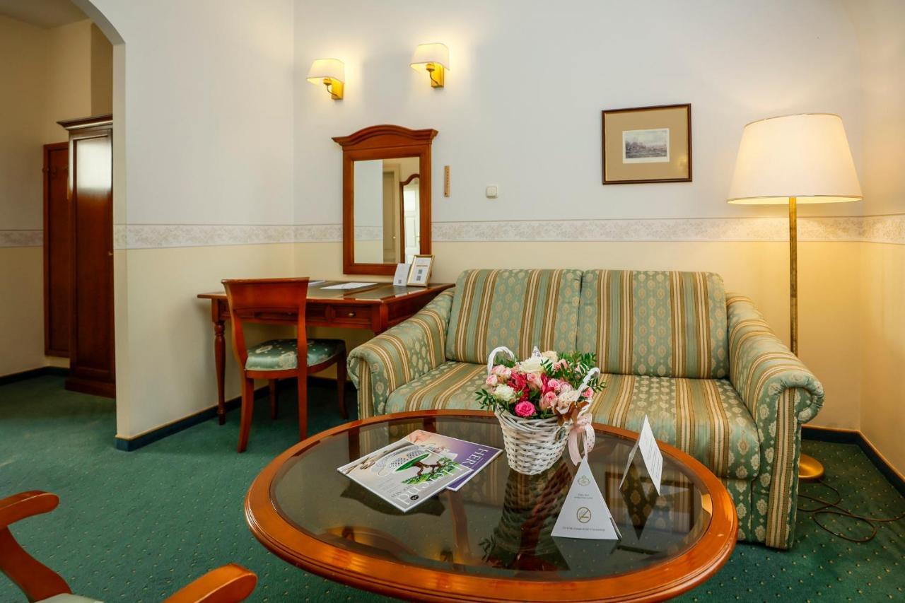 Szidonia Castle Hotel Rojtokmuzsaj ภายนอก รูปภาพ