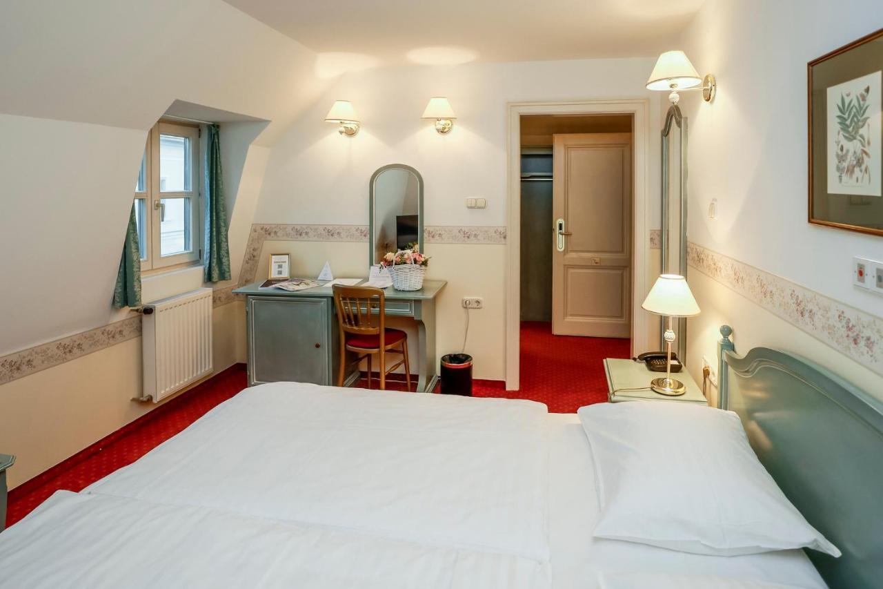 Szidonia Castle Hotel Rojtokmuzsaj ภายนอก รูปภาพ