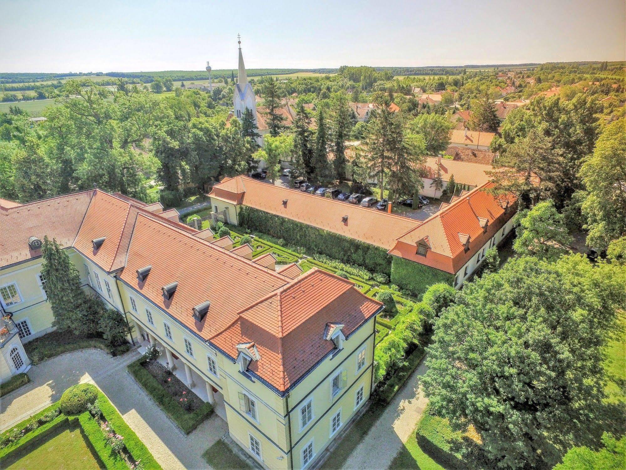 Szidonia Castle Hotel Rojtokmuzsaj ภายนอก รูปภาพ